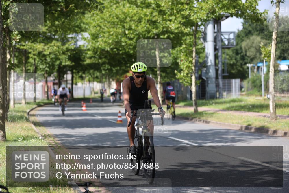 10.08.2025 - GEWOBA Citytriathlon Bremen Yannick Fuchs http://msf.ph/oto/8547688 10.08.2025 12:11:27 Radfahren 575, 578, 583, 645, 713, 894, 1038 meine-sportfotos.de
