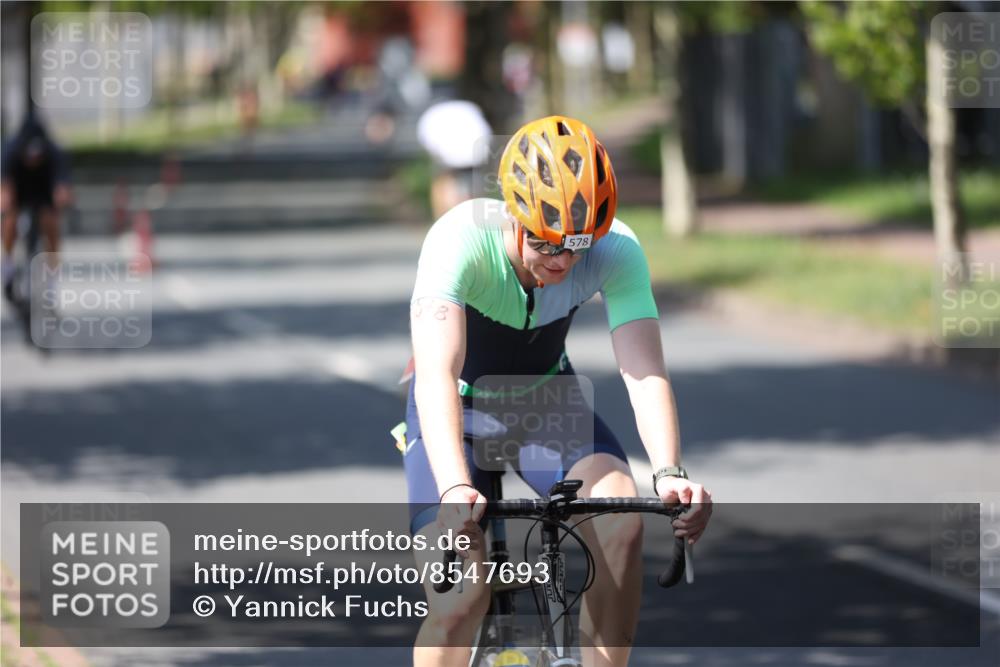 10.08.2025 - GEWOBA Citytriathlon Bremen Yannick Fuchs http://msf.ph/oto/8547693 10.08.2025 13:07:54 Radfahren 578, 643, 689, 774, 852, 941 meine-sportfotos.de