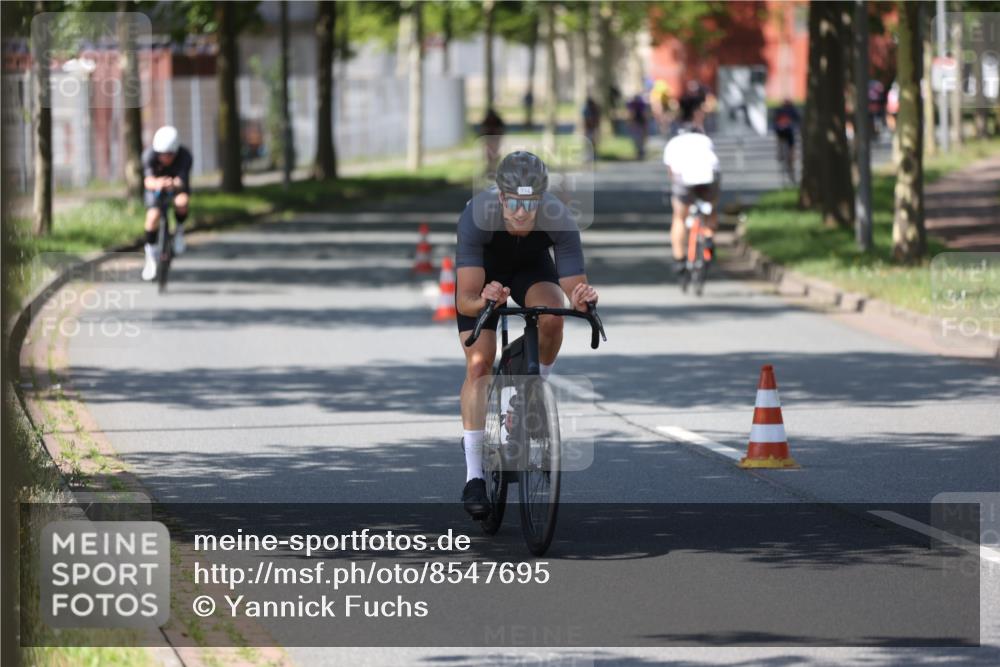 10.08.2025 - GEWOBA Citytriathlon Bremen Yannick Fuchs http://msf.ph/oto/8547695 10.08.2025 13:07:55 Radfahren 578, 626, 643, 689, 774, 852, 941 meine-sportfotos.de