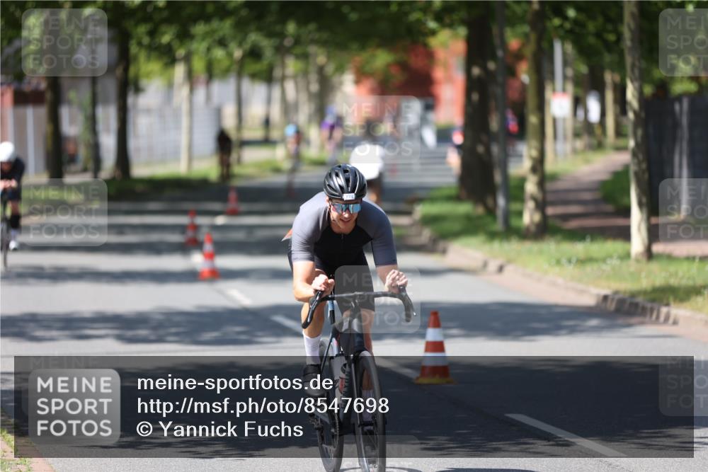 10.08.2025 - GEWOBA Citytriathlon Bremen Yannick Fuchs http://msf.ph/oto/8547698 10.08.2025 13:07:55 Radfahren 578, 626, 643, 689, 774, 852, 941 meine-sportfotos.de