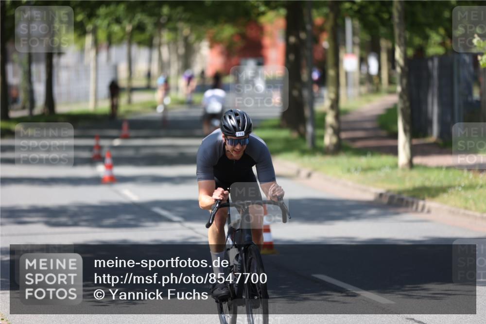 10.08.2025 - GEWOBA Citytriathlon Bremen Yannick Fuchs http://msf.ph/oto/8547700 10.08.2025 13:07:55 Radfahren 578, 626, 643, 689, 774, 852, 941 meine-sportfotos.de