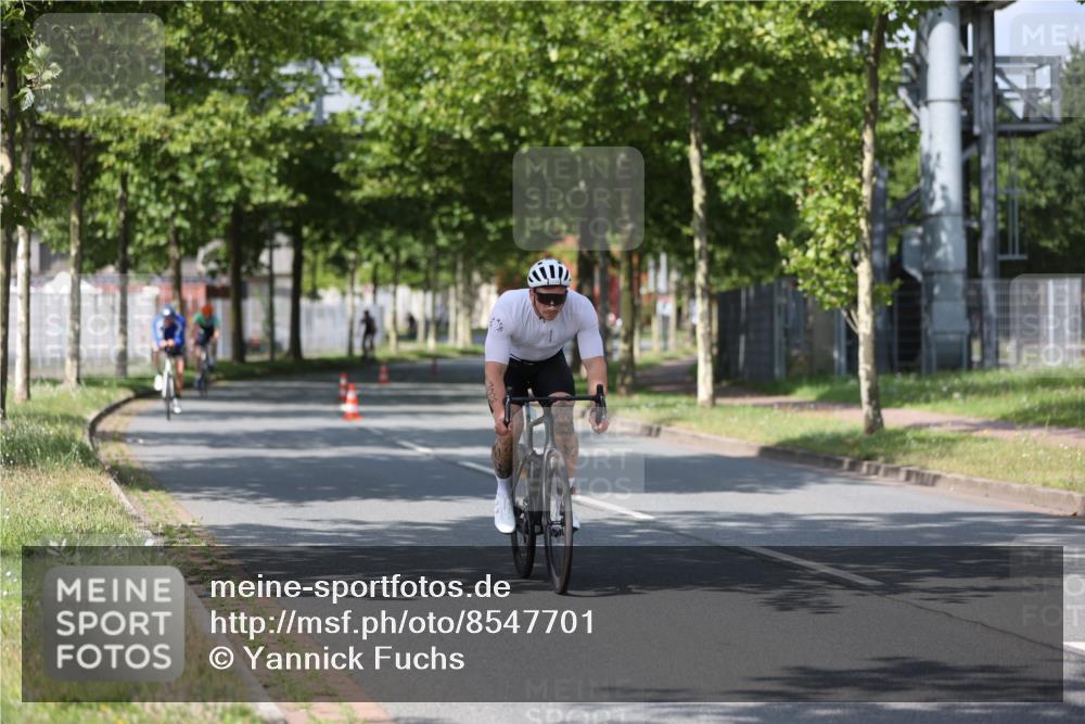 10.08.2025 - GEWOBA Citytriathlon Bremen Yannick Fuchs http://msf.ph/oto/8547701 10.08.2025 12:11:29 Radfahren 575, 578, 583, 645, 713, 894, 1038 meine-sportfotos.de