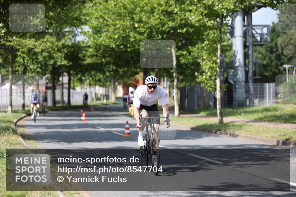 10.08.2025 - GEWOBA Citytriathlon Bremen Yannick Fuchs http://msf.ph/oto/8547704 10.08.2025 12:11:29 Radfahren 575, 578, 583, 645, 713, 894, 1038 meine-sportfotos.de