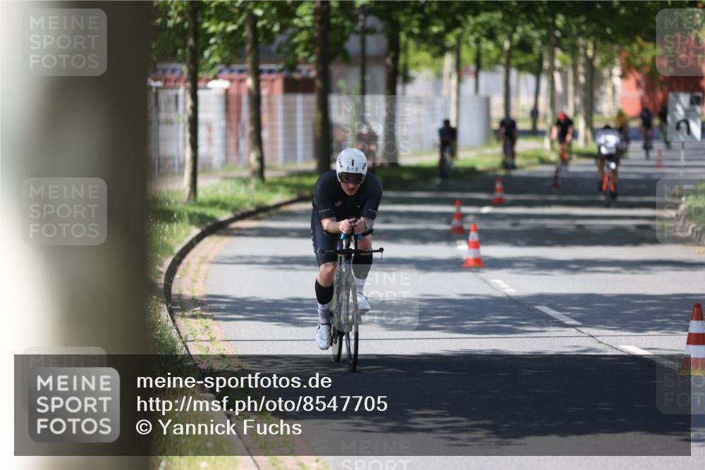 10.08.2025 - GEWOBA Citytriathlon Bremen Yannick Fuchs http://msf.ph/oto/8547705 10.08.2025 13:07:58 Radfahren 578, 626, 643, 666, 689, 774, 792, 838, 852, 941 meine-sportfotos.de