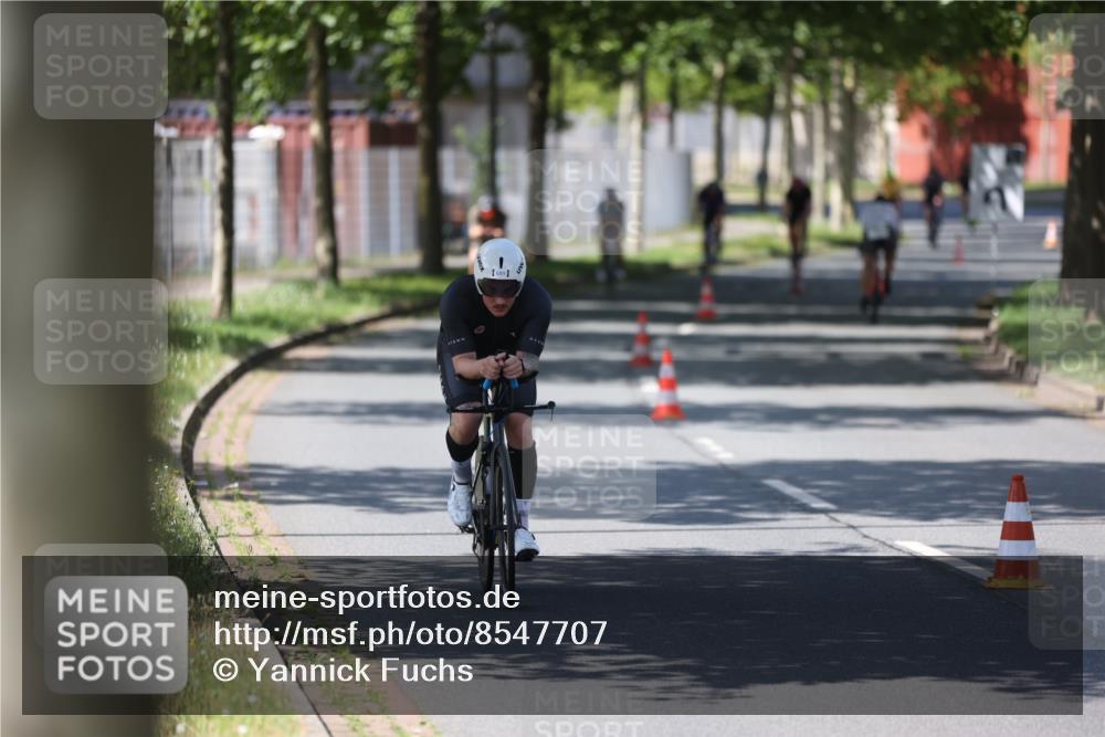 10.08.2025 - GEWOBA Citytriathlon Bremen Yannick Fuchs http://msf.ph/oto/8547707 10.08.2025 13:07:58 Radfahren 578, 626, 643, 666, 689, 774, 792, 838, 852, 941 meine-sportfotos.de