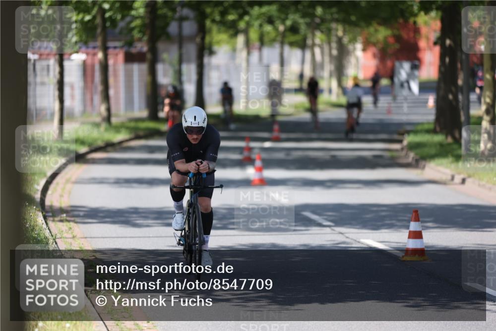 10.08.2025 - GEWOBA Citytriathlon Bremen Yannick Fuchs http://msf.ph/oto/8547709 10.08.2025 13:07:58 Radfahren 578, 626, 643, 666, 689, 774, 792, 838, 852, 941 meine-sportfotos.de
