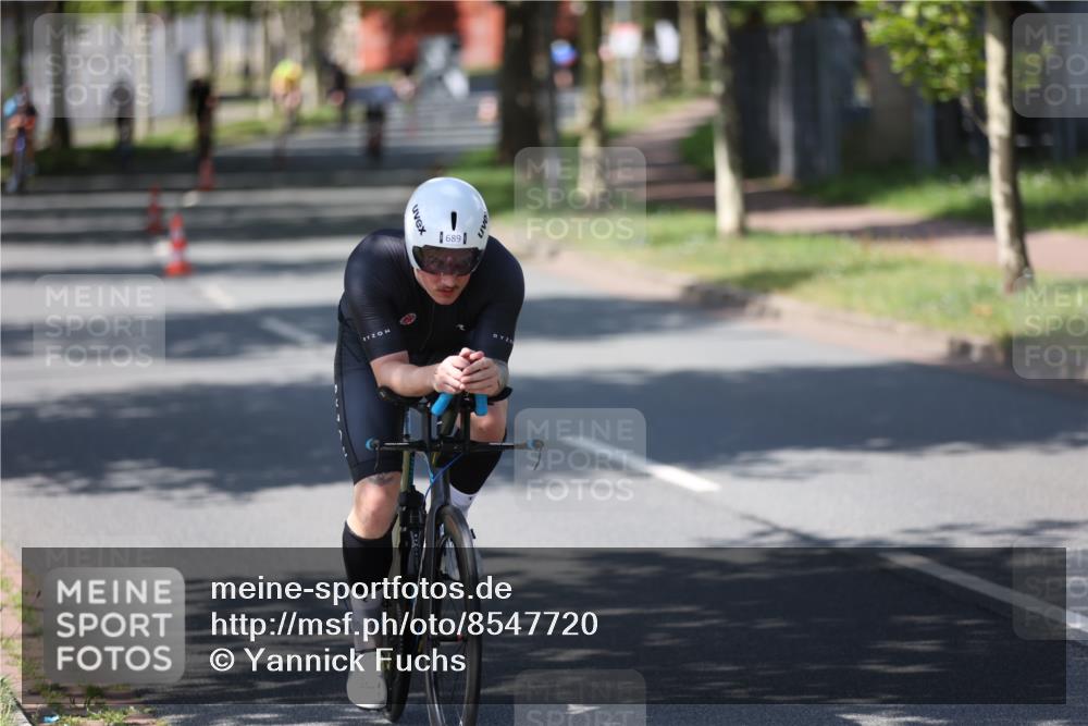 10.08.2025 - GEWOBA Citytriathlon Bremen Yannick Fuchs http://msf.ph/oto/8547720 10.08.2025 13:07:59 Radfahren 578, 626, 643, 666, 689, 774, 792, 838, 852, 941 meine-sportfotos.de