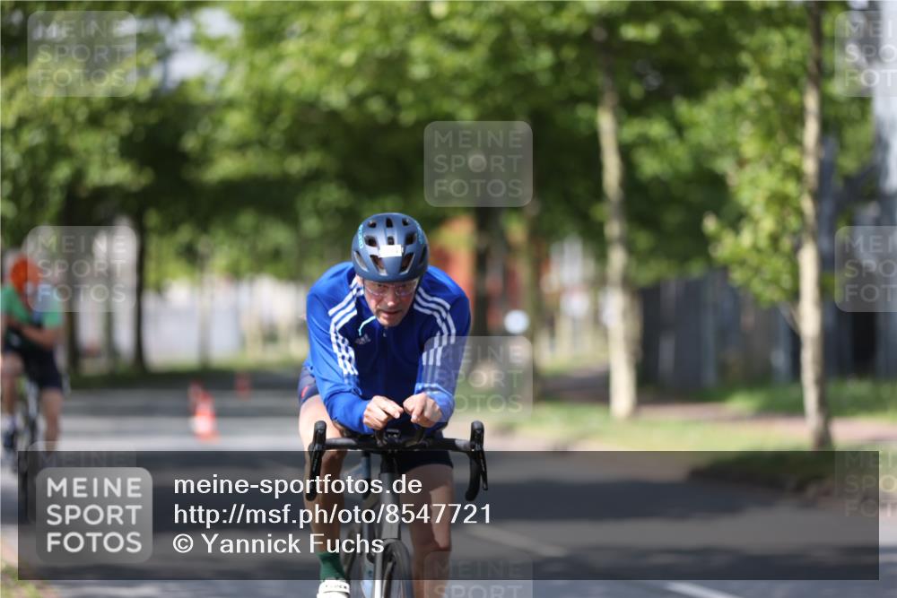 10.08.2025 - GEWOBA Citytriathlon Bremen Yannick Fuchs http://msf.ph/oto/8547721 10.08.2025 12:11:33 Radfahren 578, 583, 645, 713, 894, 1038 meine-sportfotos.de