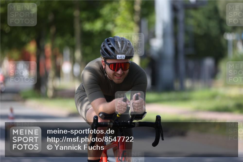 10.08.2025 - GEWOBA Citytriathlon Bremen Yannick Fuchs http://msf.ph/oto/8547722 10.08.2025 13:08:04 Radfahren 578, 626, 643, 666, 687, 689, 774, 792, 838, 852 meine-sportfotos.de