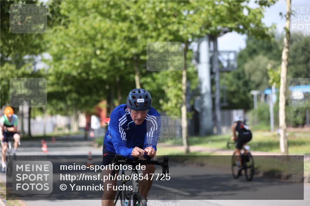 10.08.2025 - GEWOBA Citytriathlon Bremen Yannick Fuchs http://msf.ph/oto/8547725 10.08.2025 12:11:33 Radfahren 578, 583, 645, 713, 894, 1038 meine-sportfotos.de