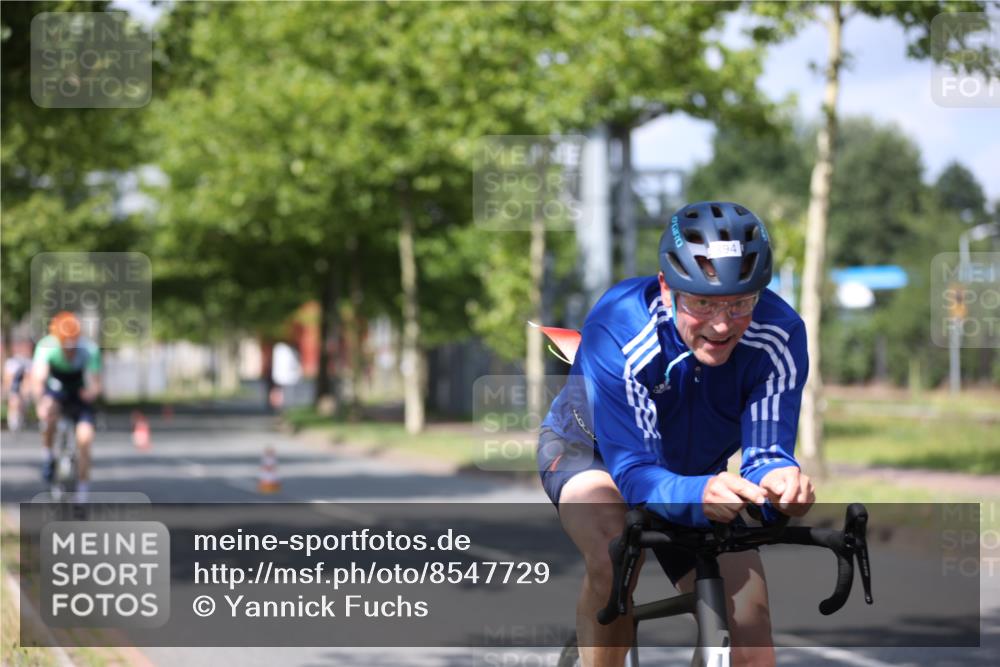 10.08.2025 - GEWOBA Citytriathlon Bremen Yannick Fuchs http://msf.ph/oto/8547729 10.08.2025 12:11:34 Radfahren 578, 583, 645, 894, 1038 meine-sportfotos.de
