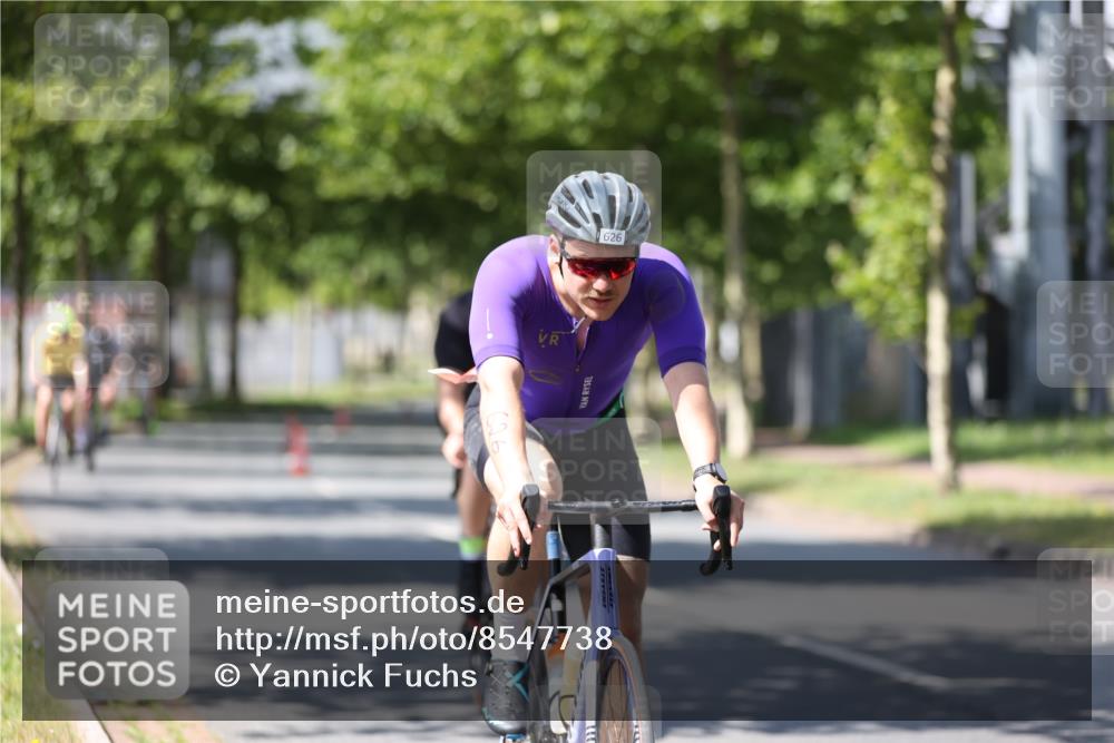 10.08.2025 - GEWOBA Citytriathlon Bremen Yannick Fuchs http://msf.ph/oto/8547738 10.08.2025 13:08:07 Radfahren 626, 643, 666, 687, 689, 774, 792, 838, 852 meine-sportfotos.de