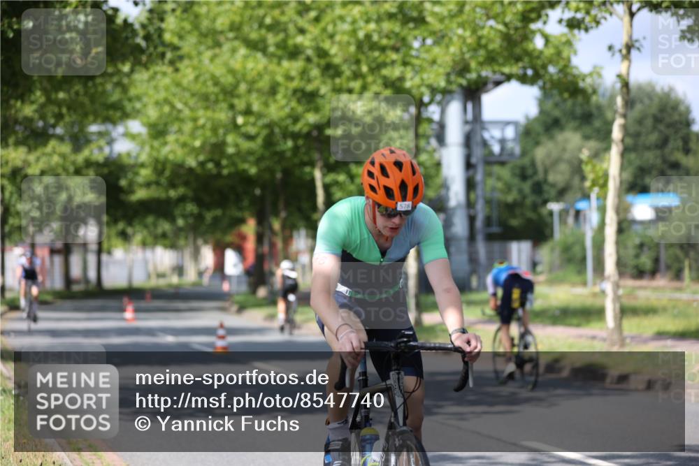 10.08.2025 - GEWOBA Citytriathlon Bremen Yannick Fuchs http://msf.ph/oto/8547740 10.08.2025 12:11:35 Radfahren 578, 583, 645, 752, 894, 1038 meine-sportfotos.de