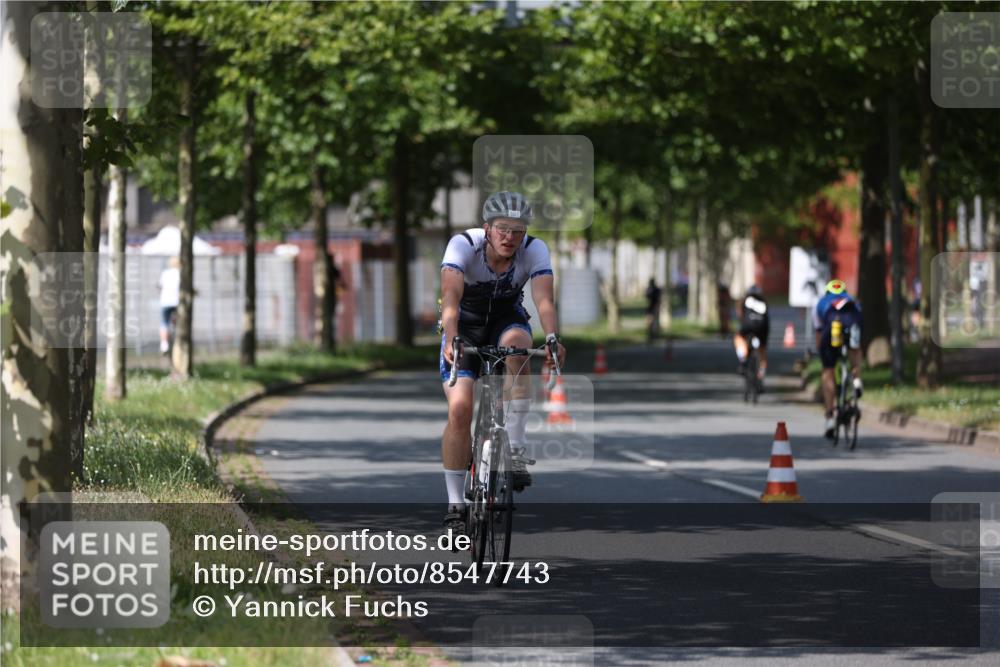 10.08.2025 - GEWOBA Citytriathlon Bremen Yannick Fuchs http://msf.ph/oto/8547743 10.08.2025 12:11:37 Radfahren 578, 583, 645, 752, 894, 1038 meine-sportfotos.de
