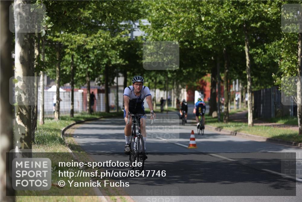 10.08.2025 - GEWOBA Citytriathlon Bremen Yannick Fuchs http://msf.ph/oto/8547746 10.08.2025 12:11:38 Radfahren 578, 583, 645, 752, 894, 1038 meine-sportfotos.de