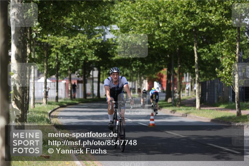 10.08.2025 - GEWOBA Citytriathlon Bremen Yannick Fuchs http://msf.ph/oto/8547748 10.08.2025 12:11:38 Radfahren 578, 583, 645, 752, 894, 1038 meine-sportfotos.de