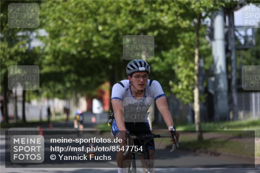 10.08.2025 - GEWOBA Citytriathlon Bremen Yannick Fuchs http://msf.ph/oto/8547754 10.08.2025 12:11:39 Radfahren 578, 583, 752, 894, 1038 meine-sportfotos.de