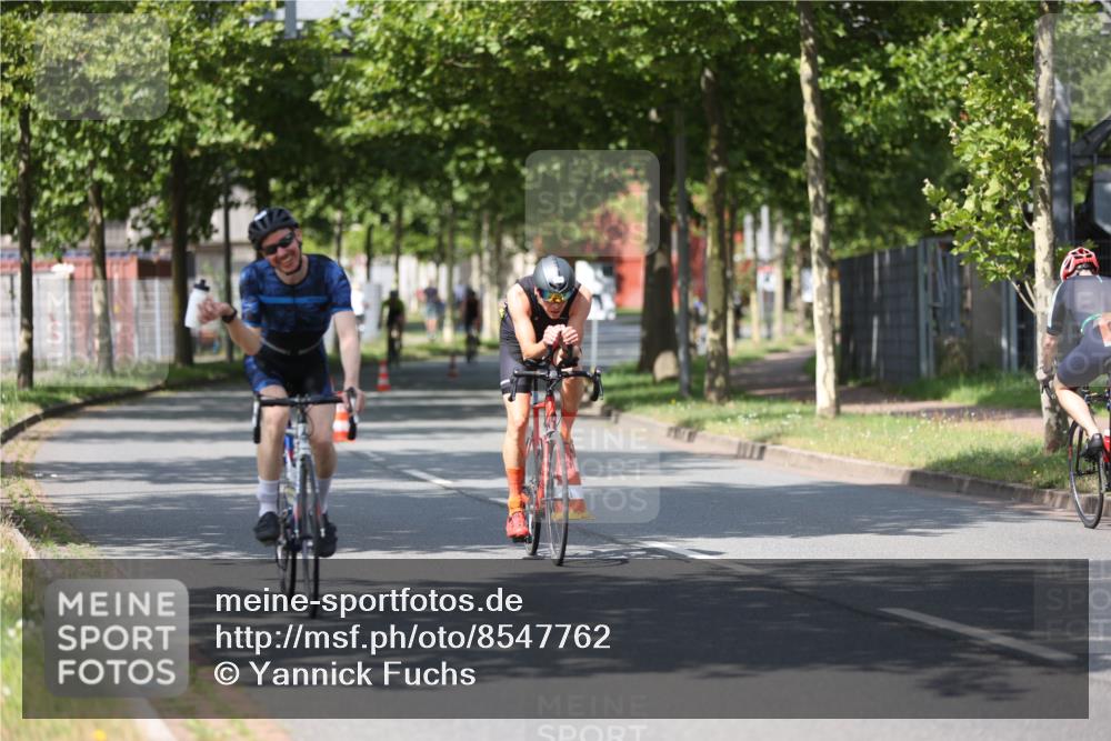 10.08.2025 - GEWOBA Citytriathlon Bremen Yannick Fuchs http://msf.ph/oto/8547762 10.08.2025 12:11:47 Radfahren 578, 583, 699, 702, 752 meine-sportfotos.de