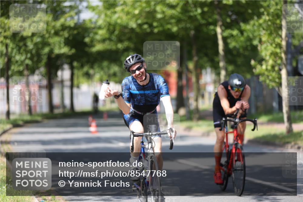 10.08.2025 - GEWOBA Citytriathlon Bremen Yannick Fuchs http://msf.ph/oto/8547768 10.08.2025 12:11:48 Radfahren 583, 667, 699, 702, 752 meine-sportfotos.de