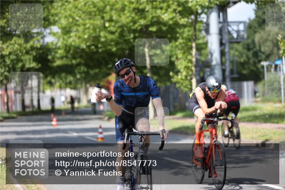 10.08.2025 - GEWOBA Citytriathlon Bremen Yannick Fuchs http://msf.ph/oto/8547773 10.08.2025 12:11:48 Radfahren 583, 667, 699, 702, 752 meine-sportfotos.de