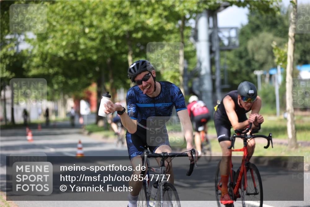 10.08.2025 - GEWOBA Citytriathlon Bremen Yannick Fuchs http://msf.ph/oto/8547777 10.08.2025 12:11:48 Radfahren 583, 667, 699, 702, 752 meine-sportfotos.de