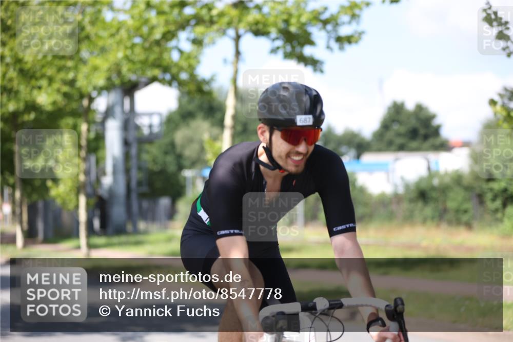 10.08.2025 - GEWOBA Citytriathlon Bremen Yannick Fuchs http://msf.ph/oto/8547778 10.08.2025 13:08:14 Radfahren 626, 643, 666, 687, 792, 838, 852, 980 meine-sportfotos.de