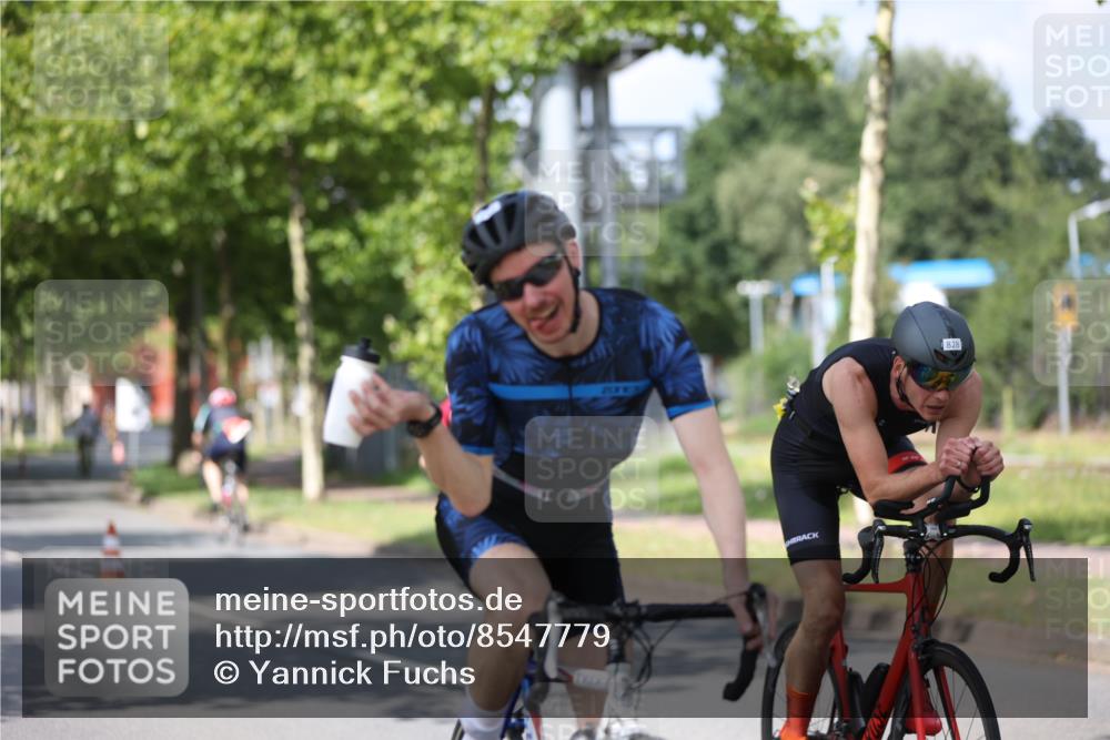 10.08.2025 - GEWOBA Citytriathlon Bremen Yannick Fuchs http://msf.ph/oto/8547779 10.08.2025 12:11:48 Radfahren 583, 667, 699, 702, 752 meine-sportfotos.de