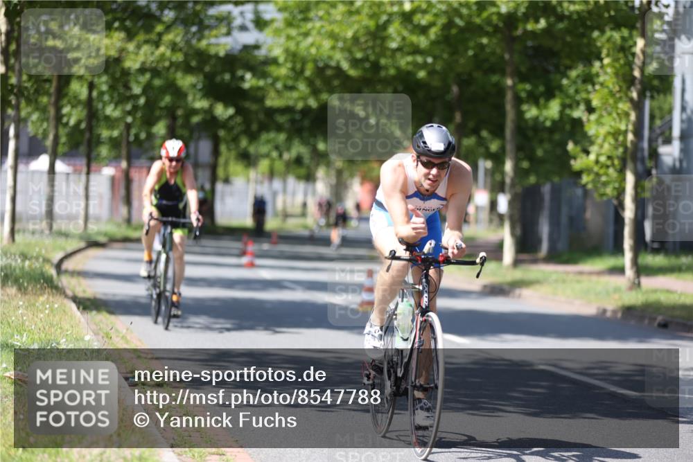 10.08.2025 - GEWOBA Citytriathlon Bremen Yannick Fuchs http://msf.ph/oto/8547788 10.08.2025 13:08:26 Radfahren 551, 552, 702, 768, 824, 836, 855, 859, 968, 980 meine-sportfotos.de