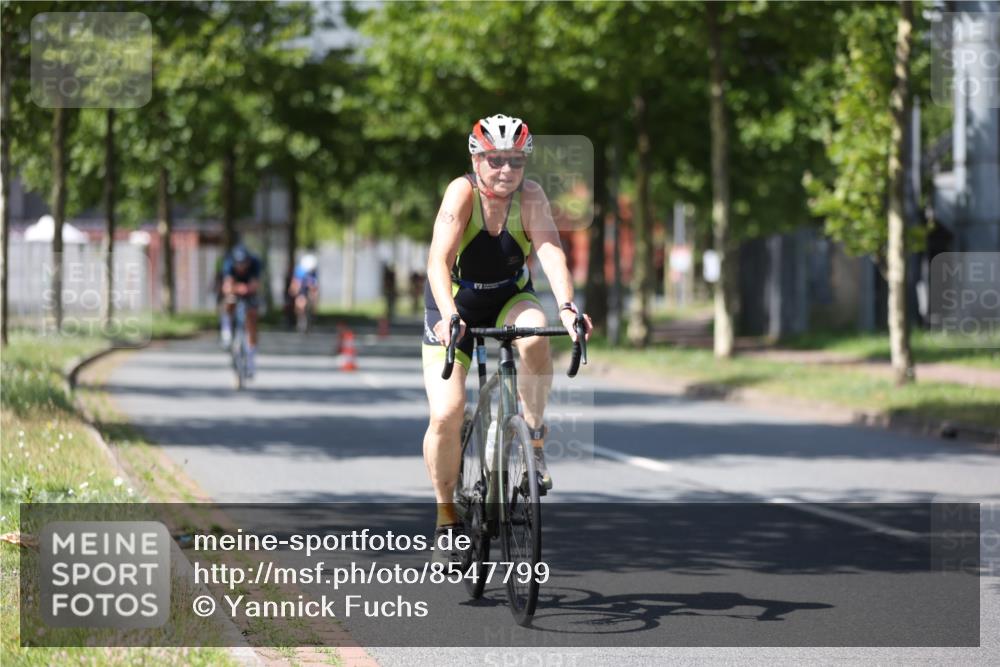 10.08.2025 - GEWOBA Citytriathlon Bremen Yannick Fuchs http://msf.ph/oto/8547799 10.08.2025 13:08:27 Radfahren 551, 552, 702, 768, 824, 836, 855, 859, 968, 980 meine-sportfotos.de