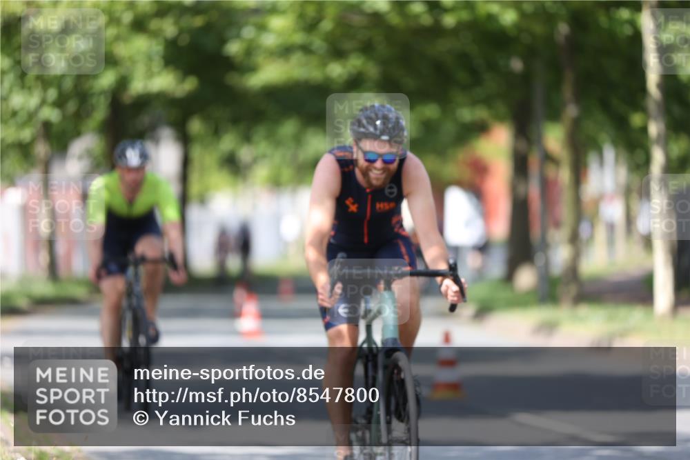 10.08.2025 - GEWOBA Citytriathlon Bremen Yannick Fuchs http://msf.ph/oto/8547800 10.08.2025 12:11:55 Radfahren 576, 667, 699, 702, 752, 799 meine-sportfotos.de