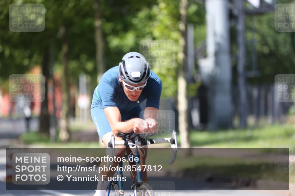 10.08.2025 - GEWOBA Citytriathlon Bremen Yannick Fuchs http://msf.ph/oto/8547812 10.08.2025 13:08:30 Radfahren 551, 552, 692, 702, 768, 824, 836, 855, 859, 968, 980 meine-sportfotos.de