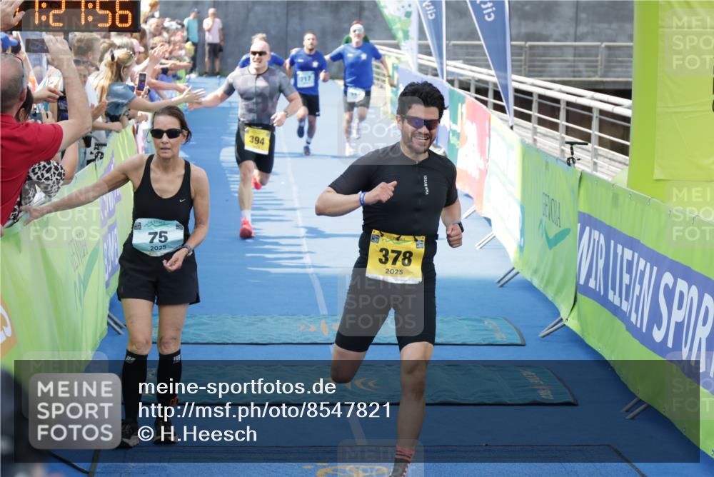 10.08.2025 - GEWOBA Citytriathlon Bremen H.Heesch http://msf.ph/oto/8547821 10.08.2025 11:31:38 Ziel 117, 378, 394 meine-sportfotos.de