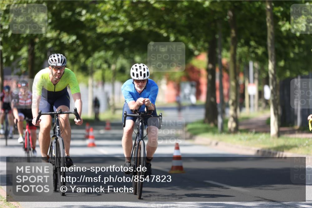 10.08.2025 - GEWOBA Citytriathlon Bremen Yannick Fuchs http://msf.ph/oto/8547823 10.08.2025 13:08:32 Radfahren 551, 552, 692, 702, 768, 824, 836, 855, 859, 968, 980 meine-sportfotos.de