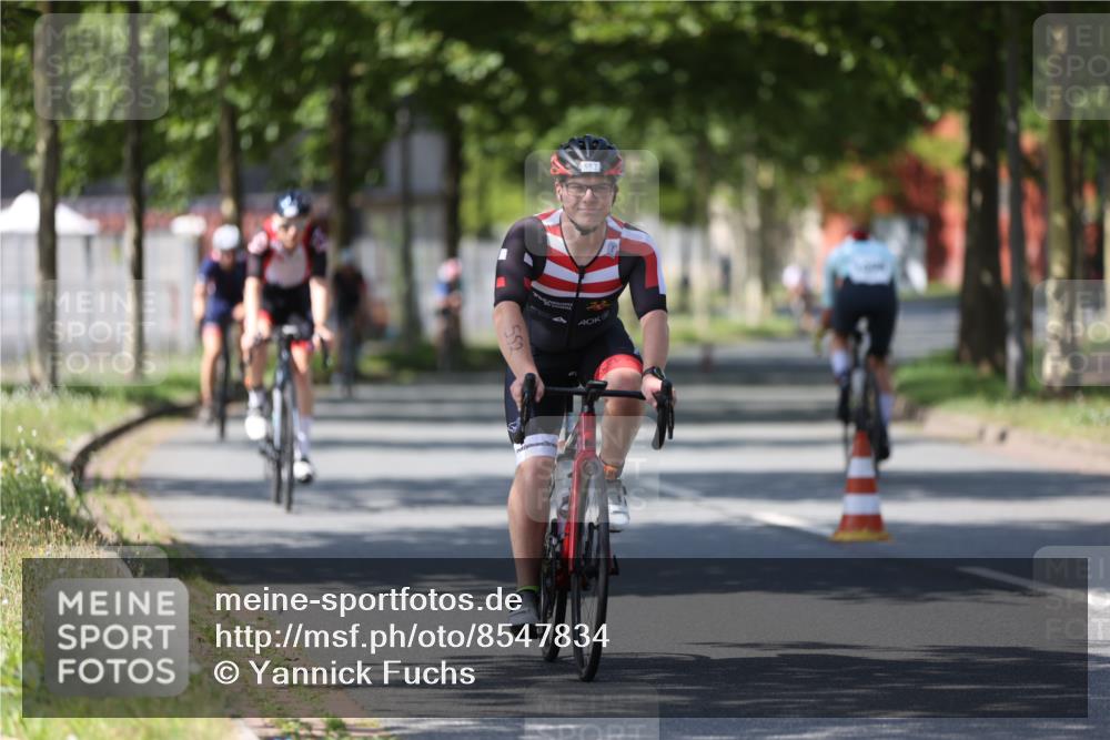 10.08.2025 - GEWOBA Citytriathlon Bremen Yannick Fuchs http://msf.ph/oto/8547834 10.08.2025 13:08:34 Radfahren 551, 552, 692, 702, 768, 824, 836, 855, 859, 968, 980, 1016 meine-sportfotos.de
