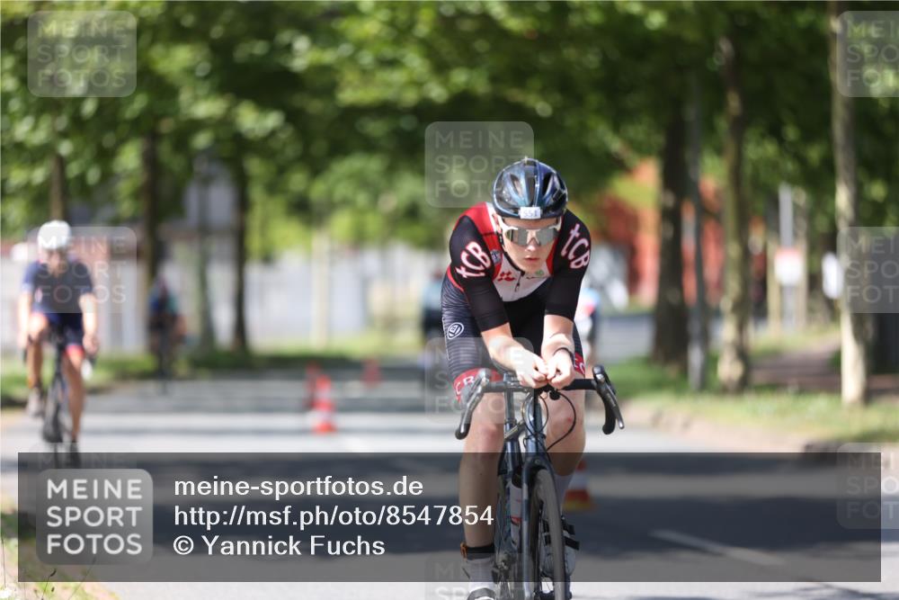 10.08.2025 - GEWOBA Citytriathlon Bremen Yannick Fuchs http://msf.ph/oto/8547854 10.08.2025 13:08:35 Radfahren 551, 552, 692, 702, 768, 824, 836, 855, 859, 968, 980, 1016 meine-sportfotos.de