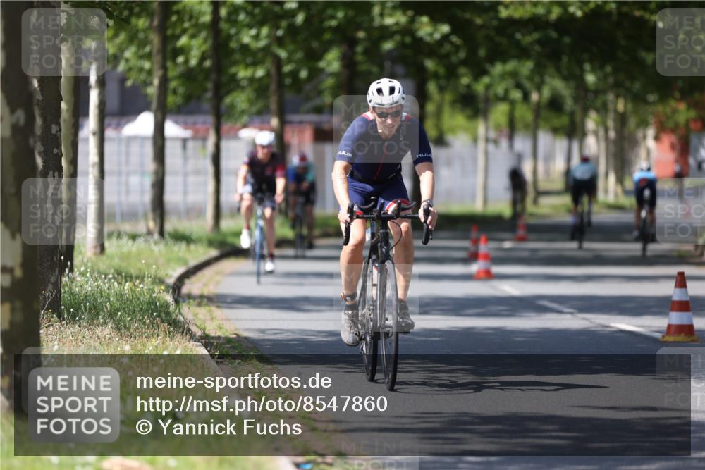 10.08.2025 - GEWOBA Citytriathlon Bremen Yannick Fuchs http://msf.ph/oto/8547860 10.08.2025 13:08:37 Radfahren 551, 552, 692, 702, 768, 824, 836, 855, 859, 968, 980, 1016 meine-sportfotos.de