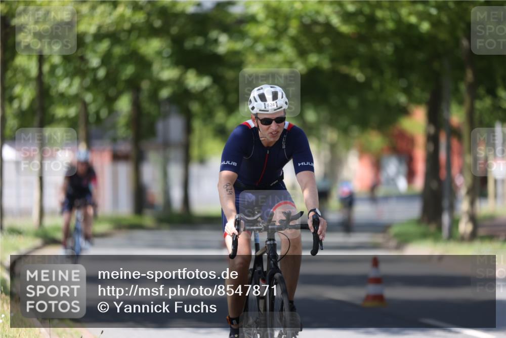 10.08.2025 - GEWOBA Citytriathlon Bremen Yannick Fuchs http://msf.ph/oto/8547871 10.08.2025 13:08:37 Radfahren 551, 552, 692, 702, 768, 824, 836, 855, 859, 968, 980, 1016 meine-sportfotos.de
