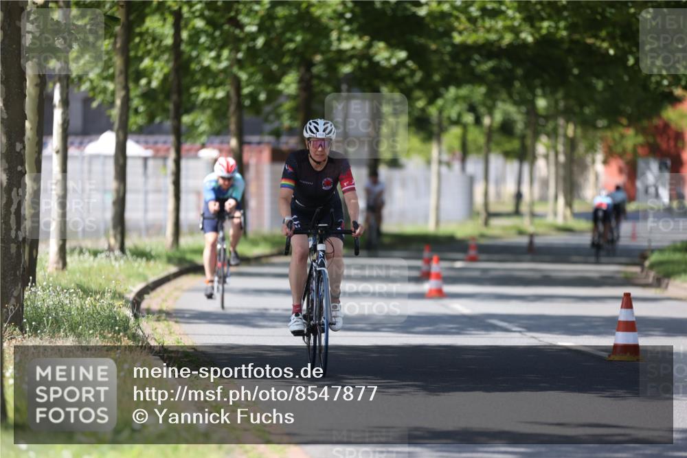 10.08.2025 - GEWOBA Citytriathlon Bremen Yannick Fuchs http://msf.ph/oto/8547877 10.08.2025 13:08:39 Radfahren 551, 552, 692, 702, 768, 824, 836, 855, 859, 912, 968, 1016 meine-sportfotos.de