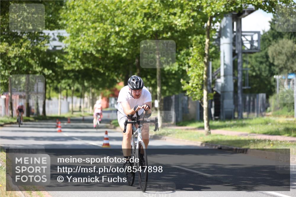 10.08.2025 - GEWOBA Citytriathlon Bremen Yannick Fuchs http://msf.ph/oto/8547898 10.08.2025 13:08:45 Radfahren 551, 552, 692, 702, 768, 824, 859, 912, 968, 1016 meine-sportfotos.de