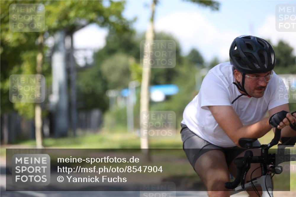 10.08.2025 - GEWOBA Citytriathlon Bremen Yannick Fuchs http://msf.ph/oto/8547904 10.08.2025 13:08:46 Radfahren 551, 552, 692, 702, 768, 824, 859, 912, 968, 1016 meine-sportfotos.de