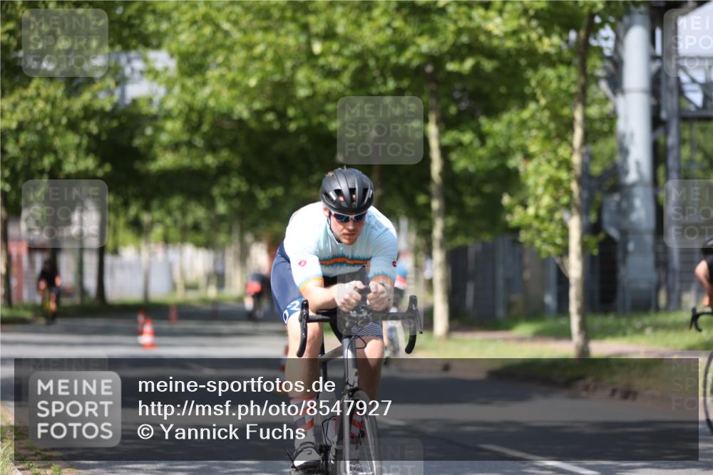 10.08.2025 - GEWOBA Citytriathlon Bremen Yannick Fuchs http://msf.ph/oto/8547927 10.08.2025 12:12:12 Radfahren 576, 605, 667, 751, 799, 816, 907, 1003 meine-sportfotos.de