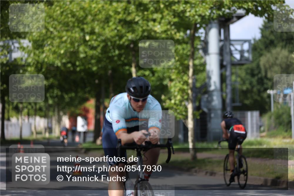 10.08.2025 - GEWOBA Citytriathlon Bremen Yannick Fuchs http://msf.ph/oto/8547930 10.08.2025 12:12:13 Radfahren 576, 605, 667, 751, 799, 816, 907, 932, 1003 meine-sportfotos.de