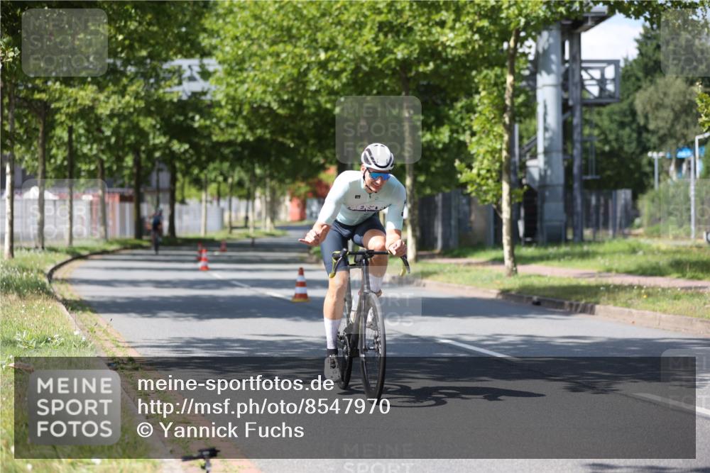 10.08.2025 - GEWOBA Citytriathlon Bremen Yannick Fuchs http://msf.ph/oto/8547970 10.08.2025 13:09:17 Radfahren 735, 822, 973, 977, 1006 meine-sportfotos.de