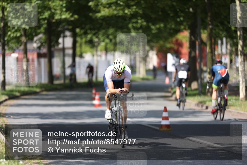 10.08.2025 - GEWOBA Citytriathlon Bremen Yannick Fuchs http://msf.ph/oto/8547977 10.08.2025 12:12:26 Radfahren 751, 769, 875, 932, 1012 meine-sportfotos.de