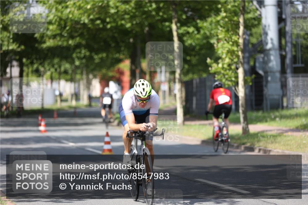 10.08.2025 - GEWOBA Citytriathlon Bremen Yannick Fuchs http://msf.ph/oto/8547983 10.08.2025 12:12:27 Radfahren 692, 751, 769, 875, 932, 1012 meine-sportfotos.de