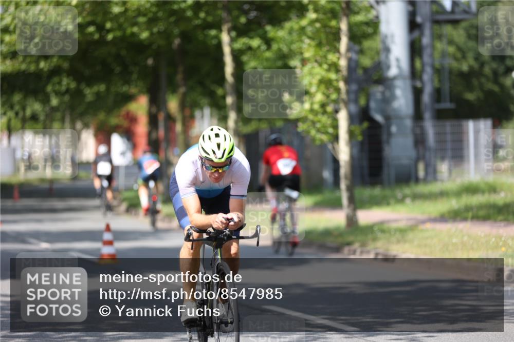10.08.2025 - GEWOBA Citytriathlon Bremen Yannick Fuchs http://msf.ph/oto/8547985 10.08.2025 12:12:27 Radfahren 692, 751, 769, 875, 932, 1012 meine-sportfotos.de