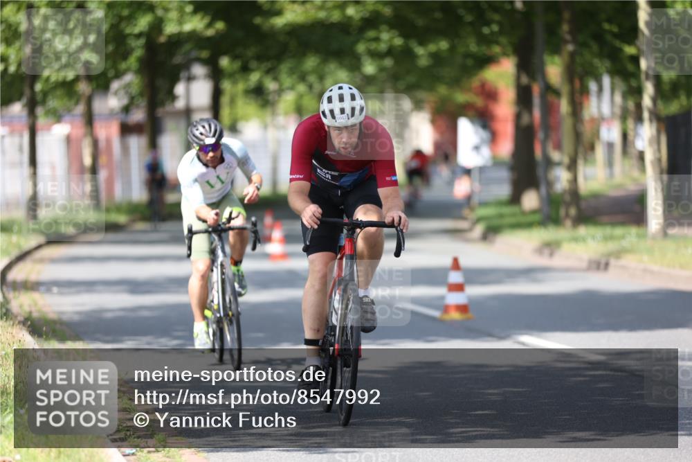 10.08.2025 - GEWOBA Citytriathlon Bremen Yannick Fuchs http://msf.ph/oto/8547992 10.08.2025 12:12:33 Radfahren 692, 769, 851, 875, 932, 1012 meine-sportfotos.de