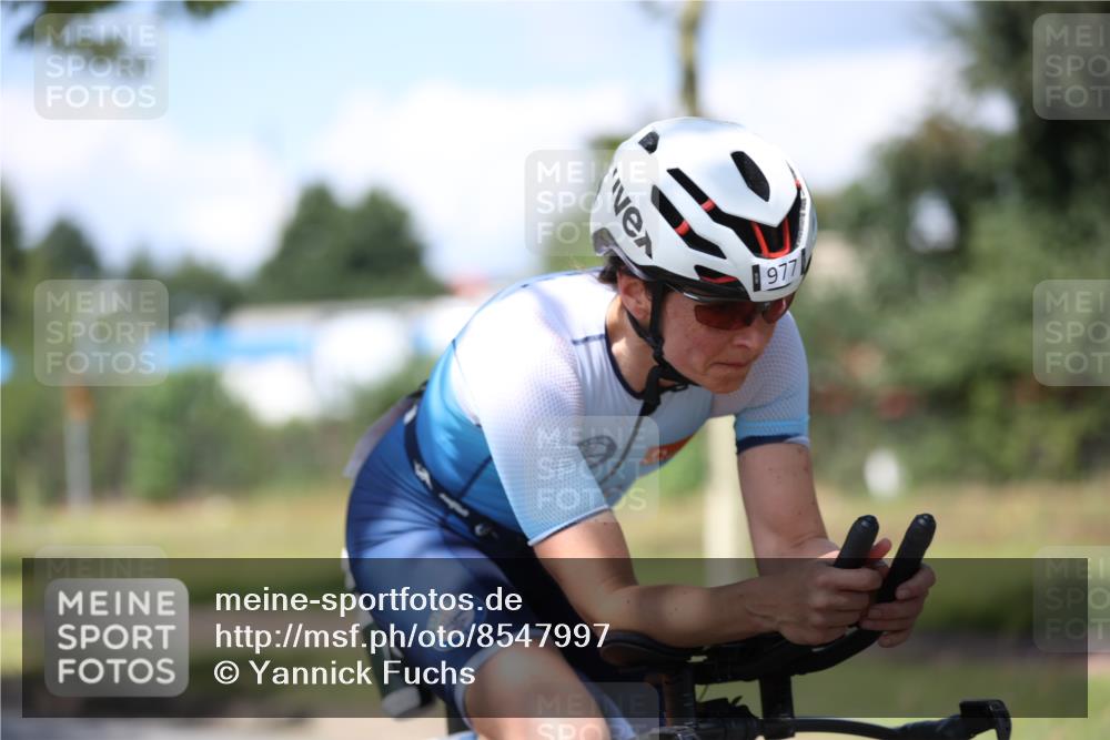 10.08.2025 - GEWOBA Citytriathlon Bremen Yannick Fuchs http://msf.ph/oto/8547997 10.08.2025 13:09:24 Radfahren 735, 973, 977, 1006 meine-sportfotos.de