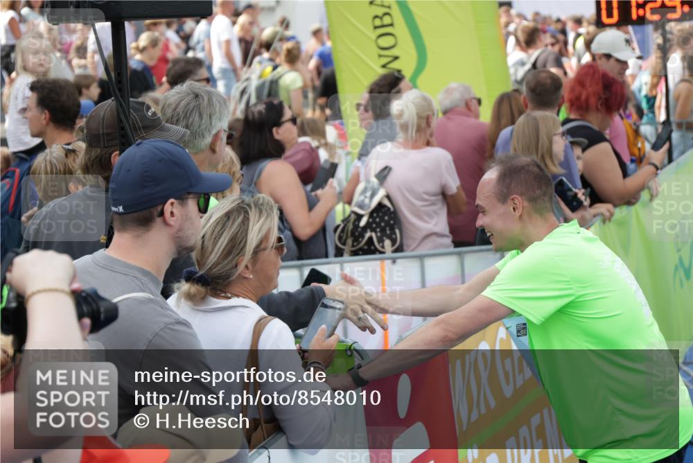 10.08.2025 - GEWOBA Citytriathlon Bremen H.Heesch http://msf.ph/oto/8548010 10.08.2025 11:32:52 Ziel  meine-sportfotos.de