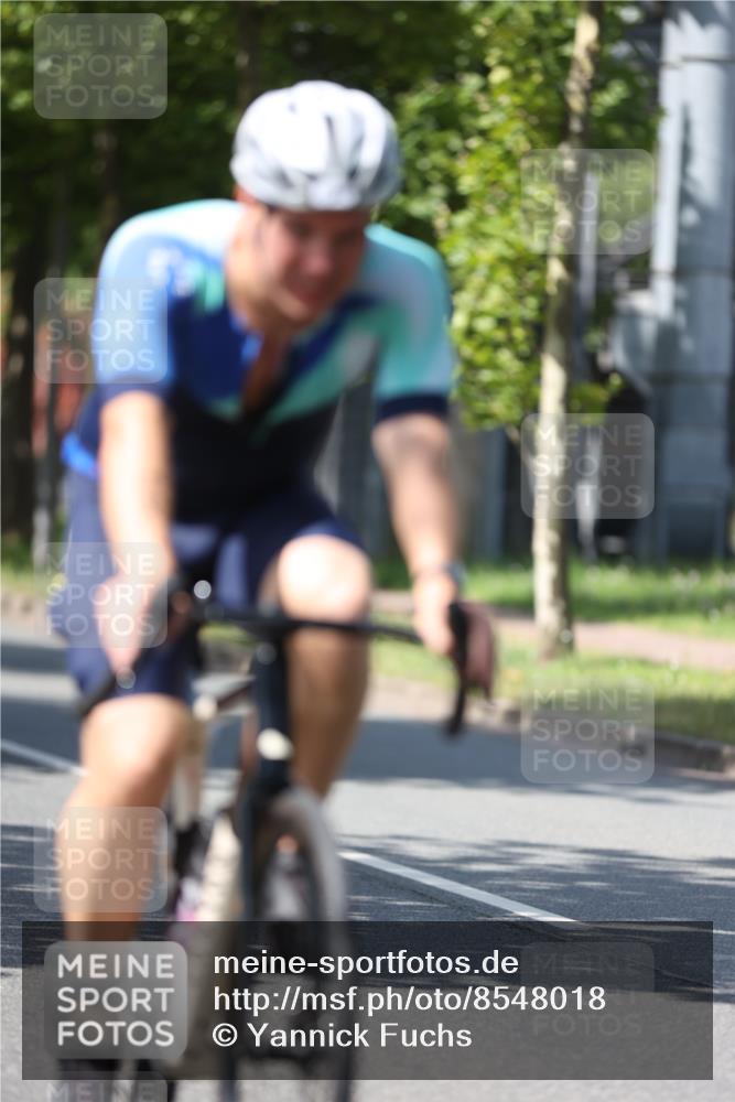 10.08.2025 - GEWOBA Citytriathlon Bremen Yannick Fuchs http://msf.ph/oto/8548018 10.08.2025 13:09:40 Radfahren 681, 770, 942 meine-sportfotos.de